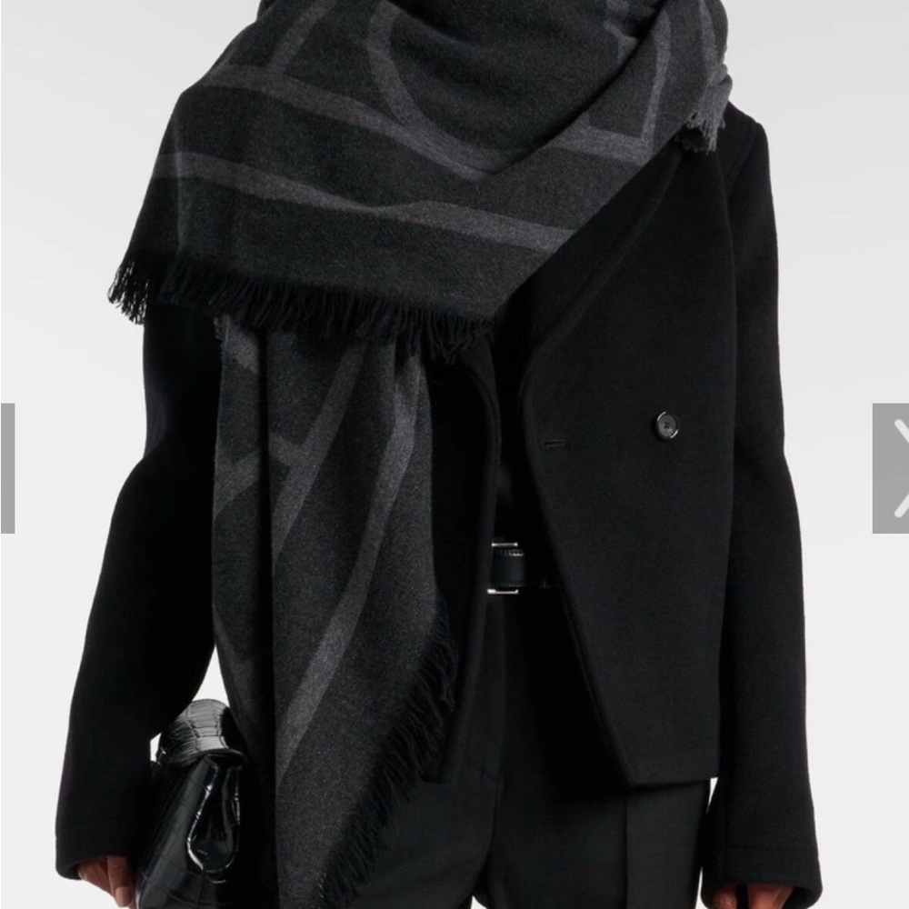 Authentic Toteme Monogram Scarf - image 2